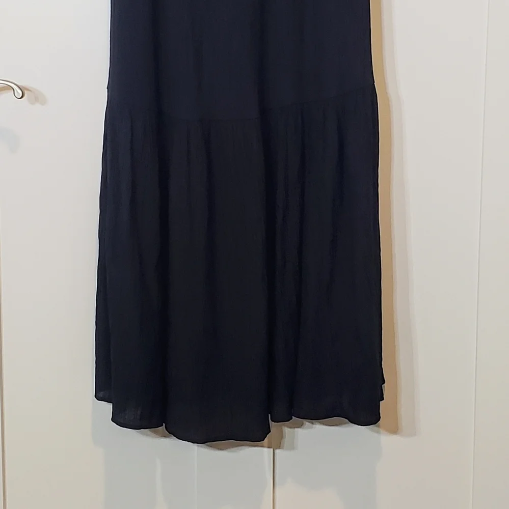 Abercrombie & Fitch Maxi Dress Size Med Tall Viscose Black Smocked Tiere…